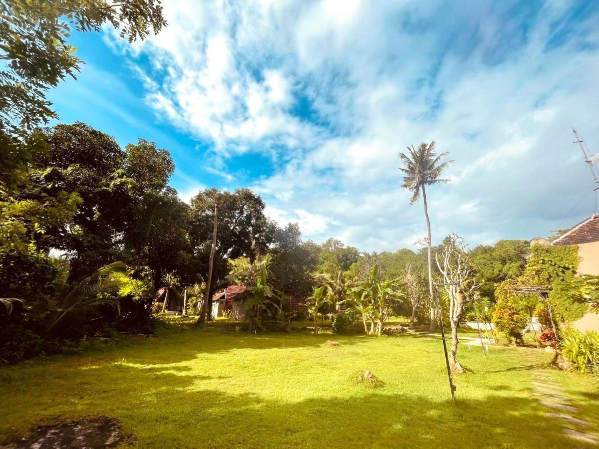 Apit Lawang Villas & Resto Batununggul Kültér fotó